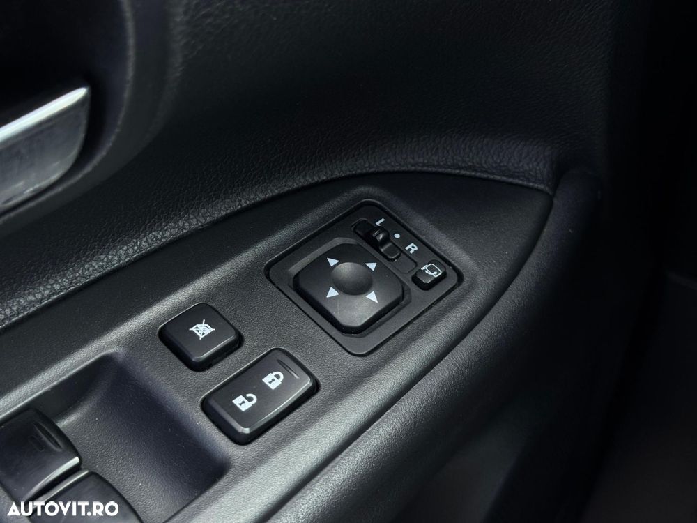 Mitsubishi Outlander - 19