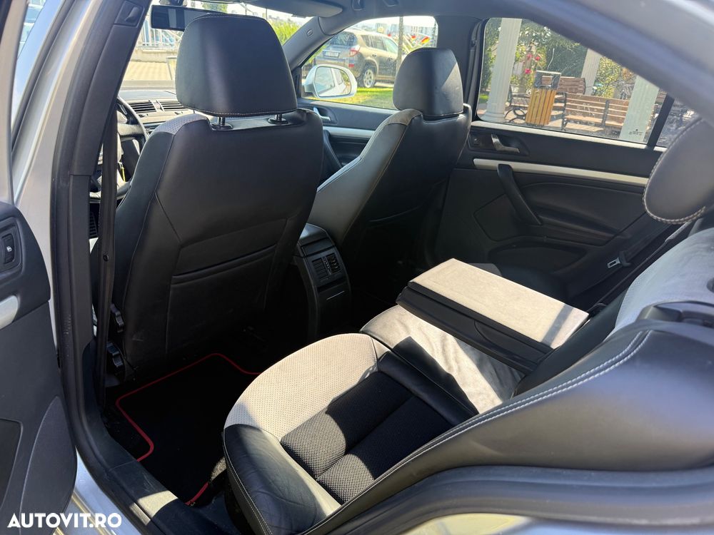 Skoda Octavia 2.0 TDI CR DPF RS - 13