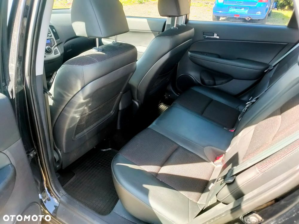 Hyundai i30 1.4 Base + World Cup - 25