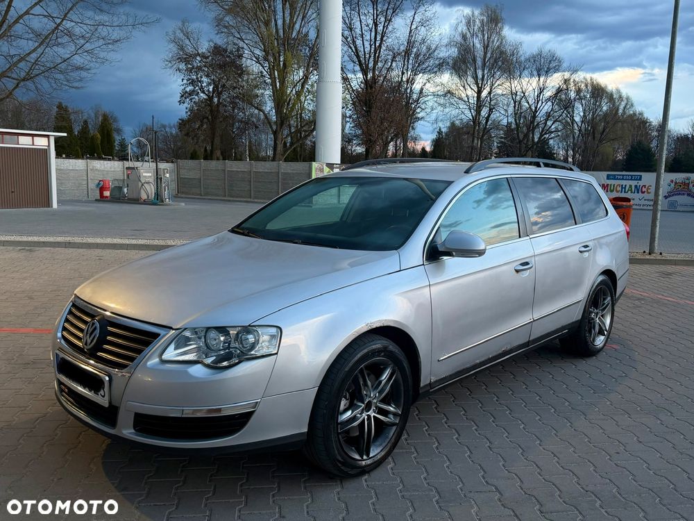 Volkswagen Passat - 1