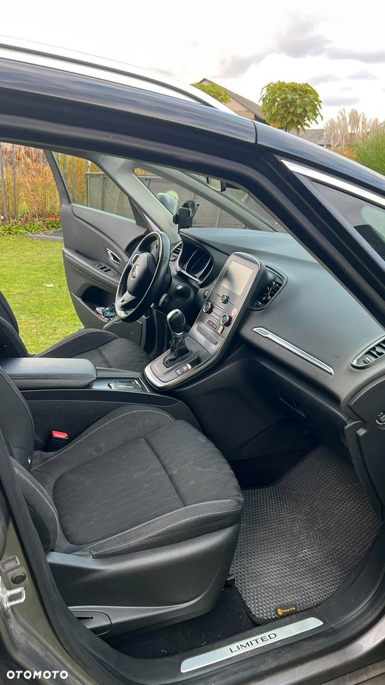 Renault Grand Scenic - 10