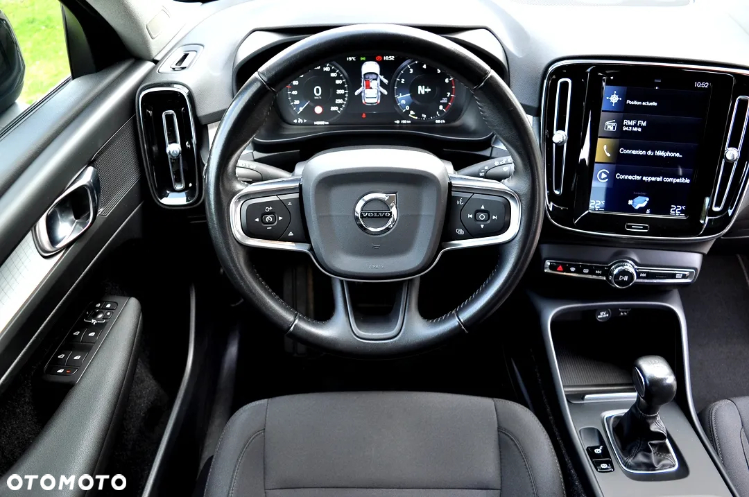 Volvo XC 40 T3 Momentum Pro - 24