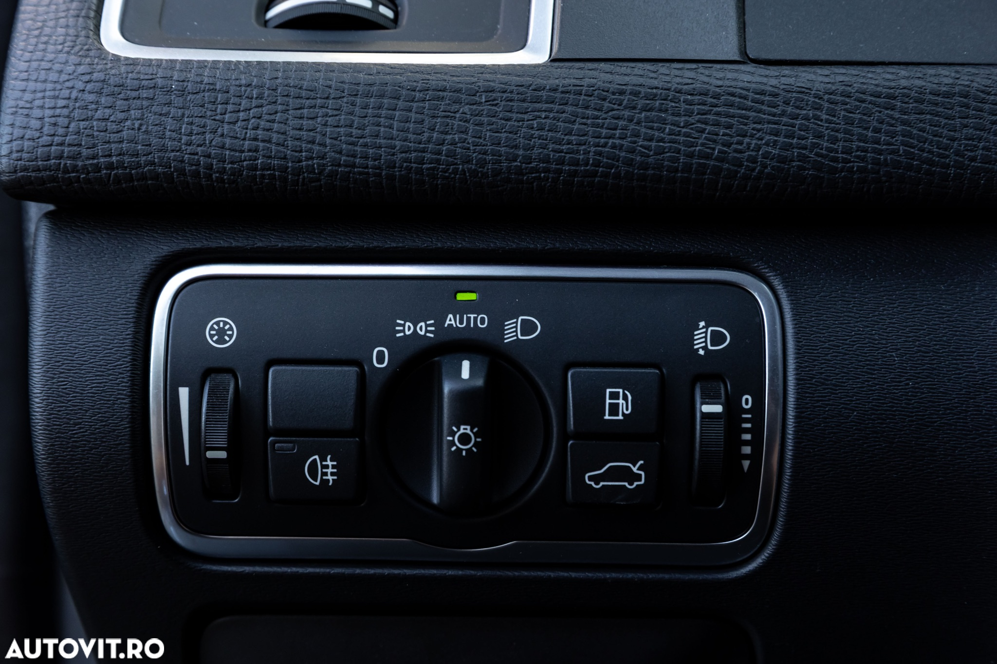 Volvo XC 60 D4 Geartronic Summum - 9
