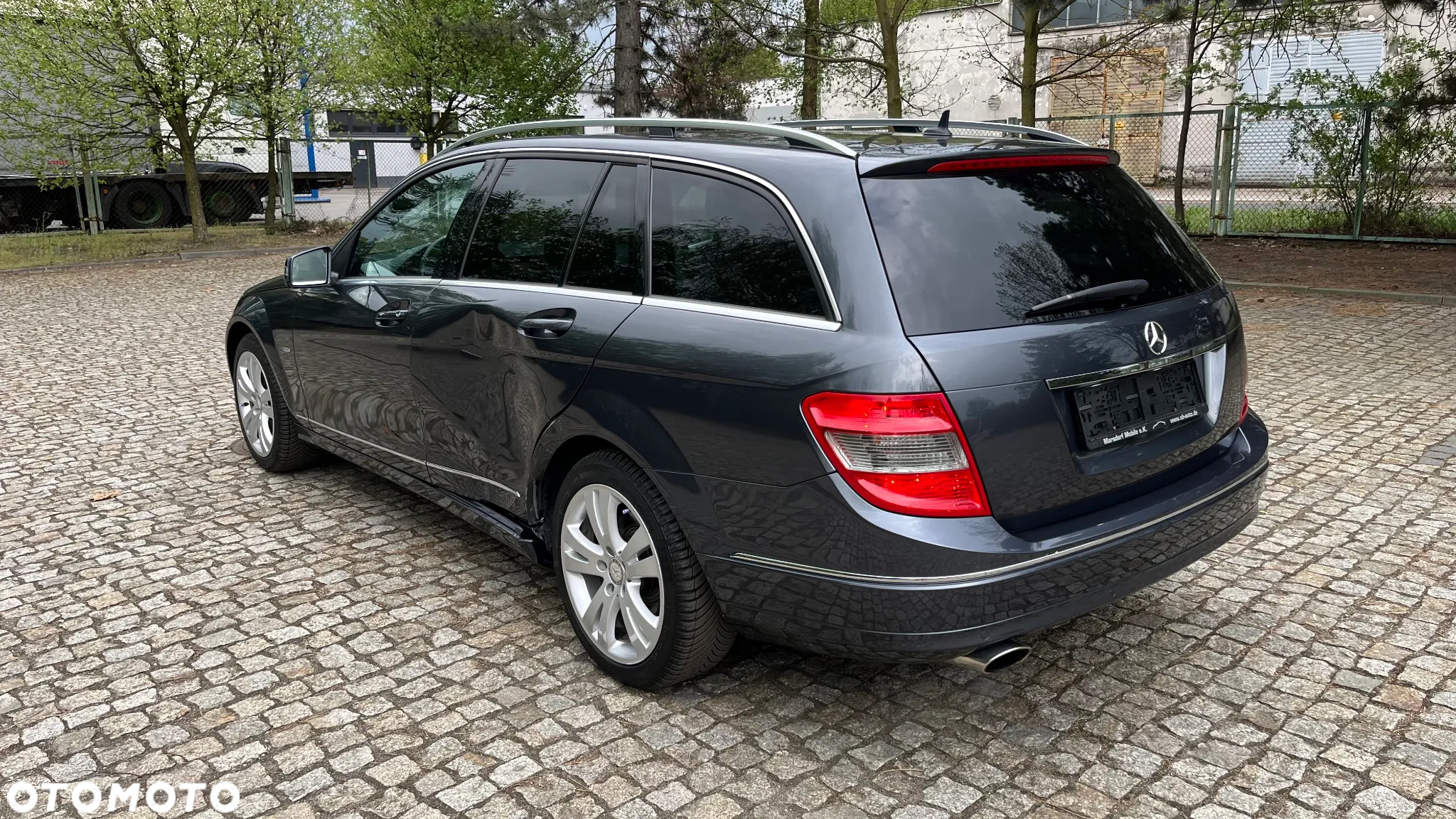 Mercedes-Benz Klasa C 250 CGI T Automatik BlueEFFICIENCY Avantgarde - 4