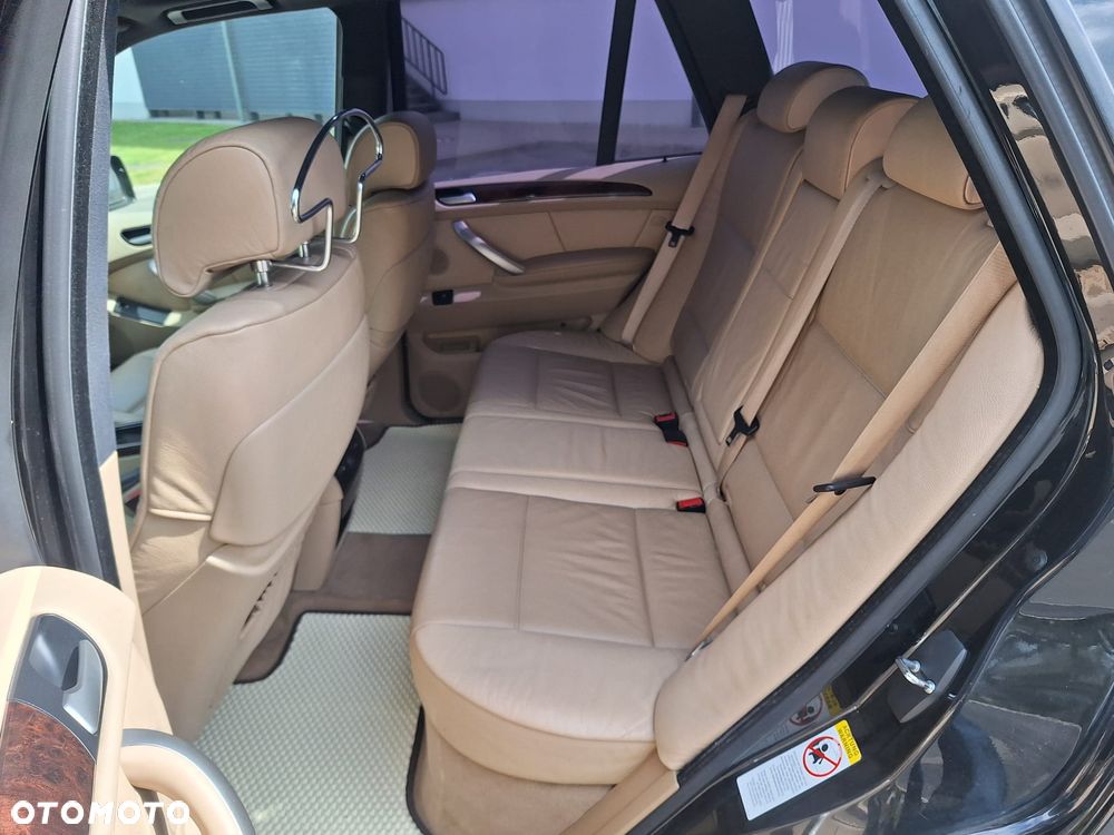 BMW X5 4.4i - 25