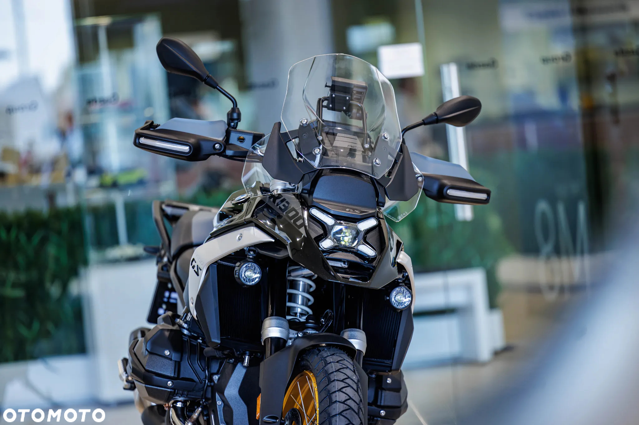 BMW R - 18