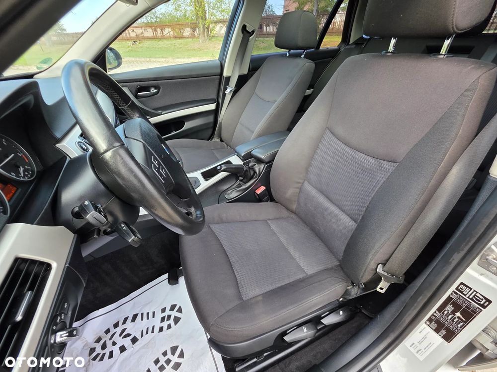 BMW Seria 3 318d DPF Edition Exclusive - 21