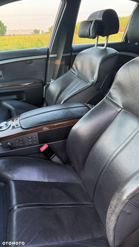 BMW Seria 7 - 12