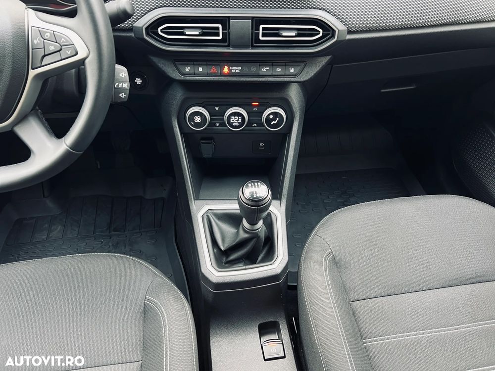 Dacia Logan TCe 90 MT6 Journey - 13