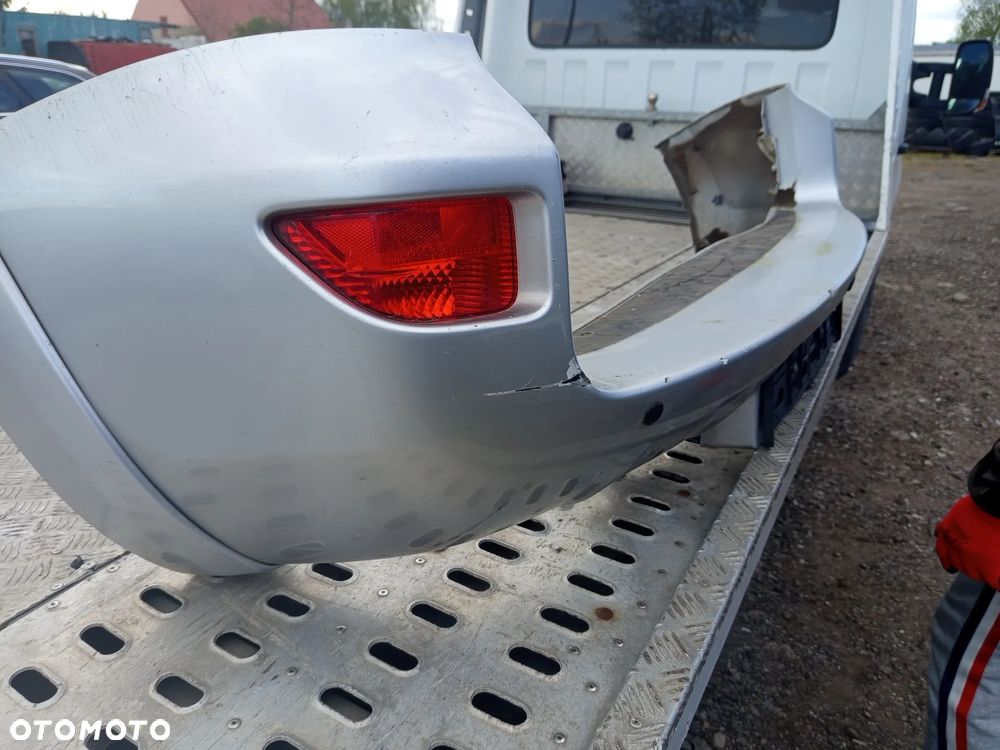 Toyota RAV4 zderzak tylny 06 - 3