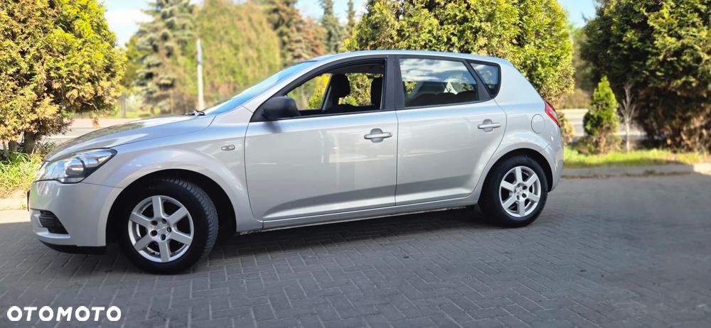 Kia Ceed 1.4 CVVT Dream-Team Edition - 6