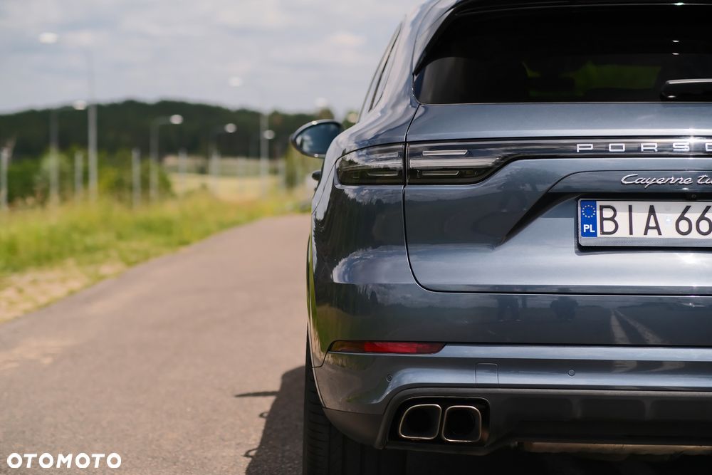 Porsche Cayenne Turbo - 35