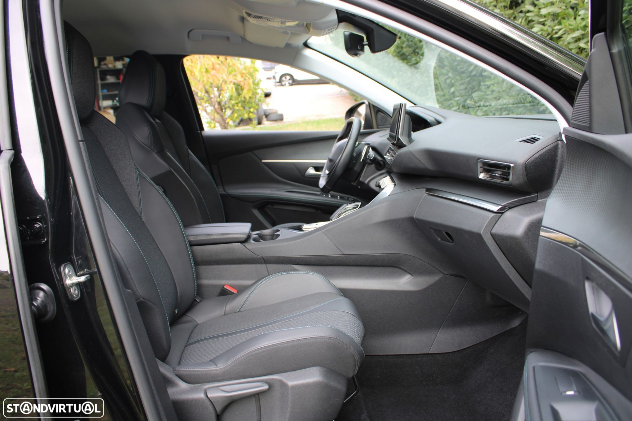 Peugeot 3008 1.6 Hybrid Allure e-EAT8 - 24
