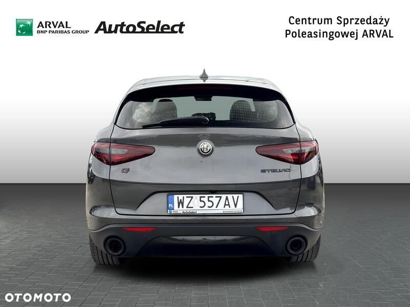 Alfa Romeo Stelvio - 5