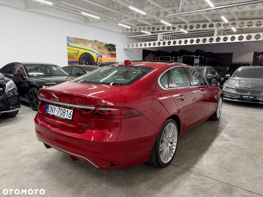 Jaguar XF 2.0 D200 mHEV AWD R-Dynamic SE - 8
