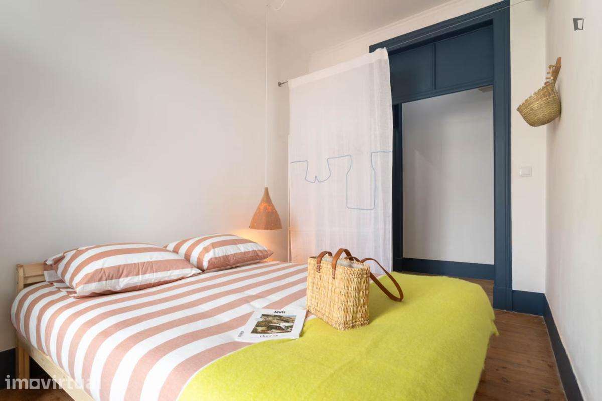 Quarto - localizado em Anjos Lisbon - Grande imagem: 4/12
