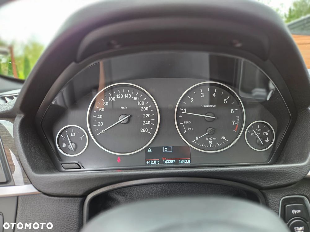 BMW Seria 3 320i Touring Luxury Line - 17