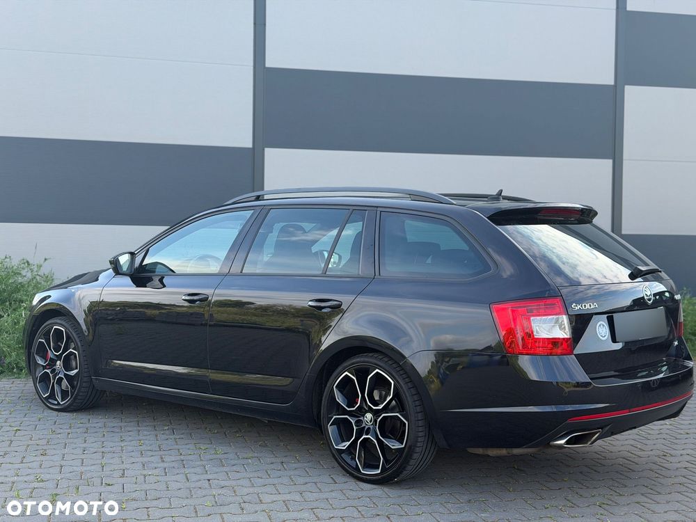 Skoda Octavia 2.0 TDI DSG RS - 36