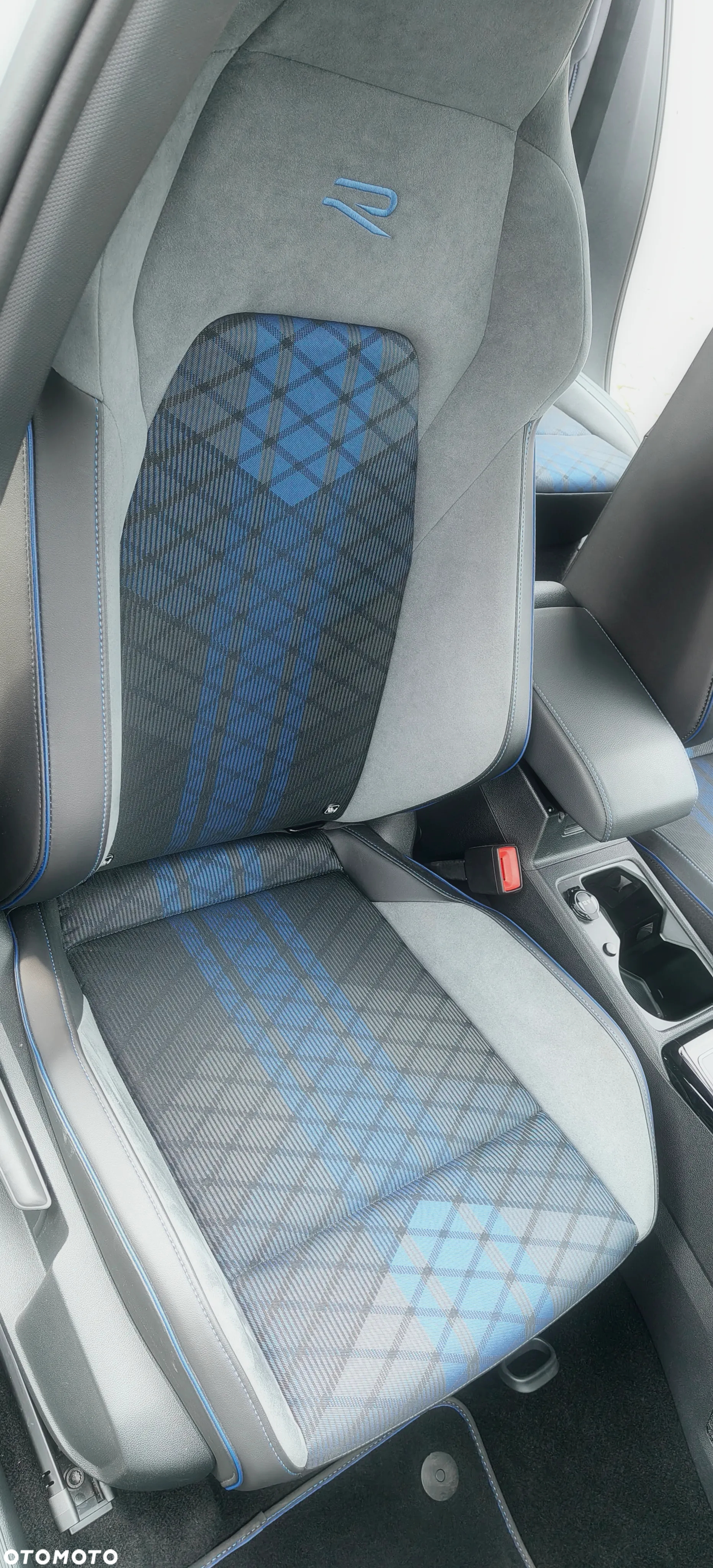 Volkswagen Golf VIII 2.0 TSI 4Motion R DSG - 13