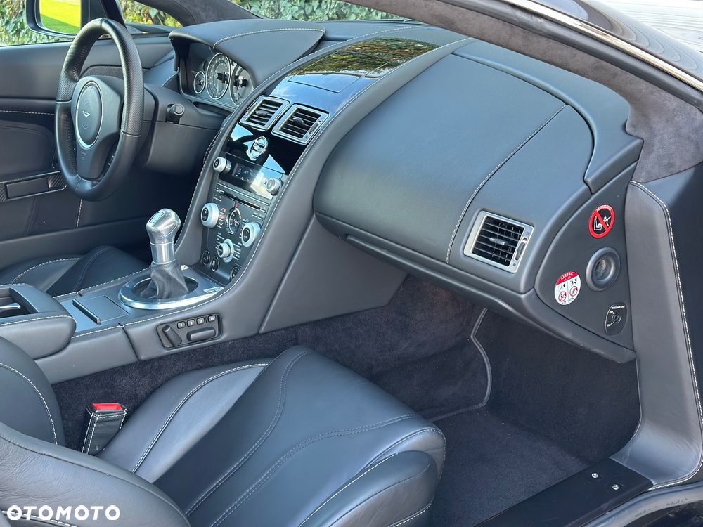 Aston Martin V12 Vantage Standard - 6