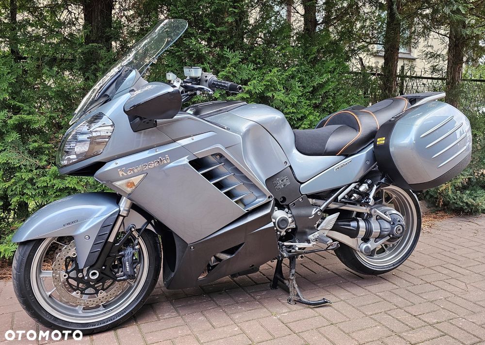 Kawasaki GTR - 8