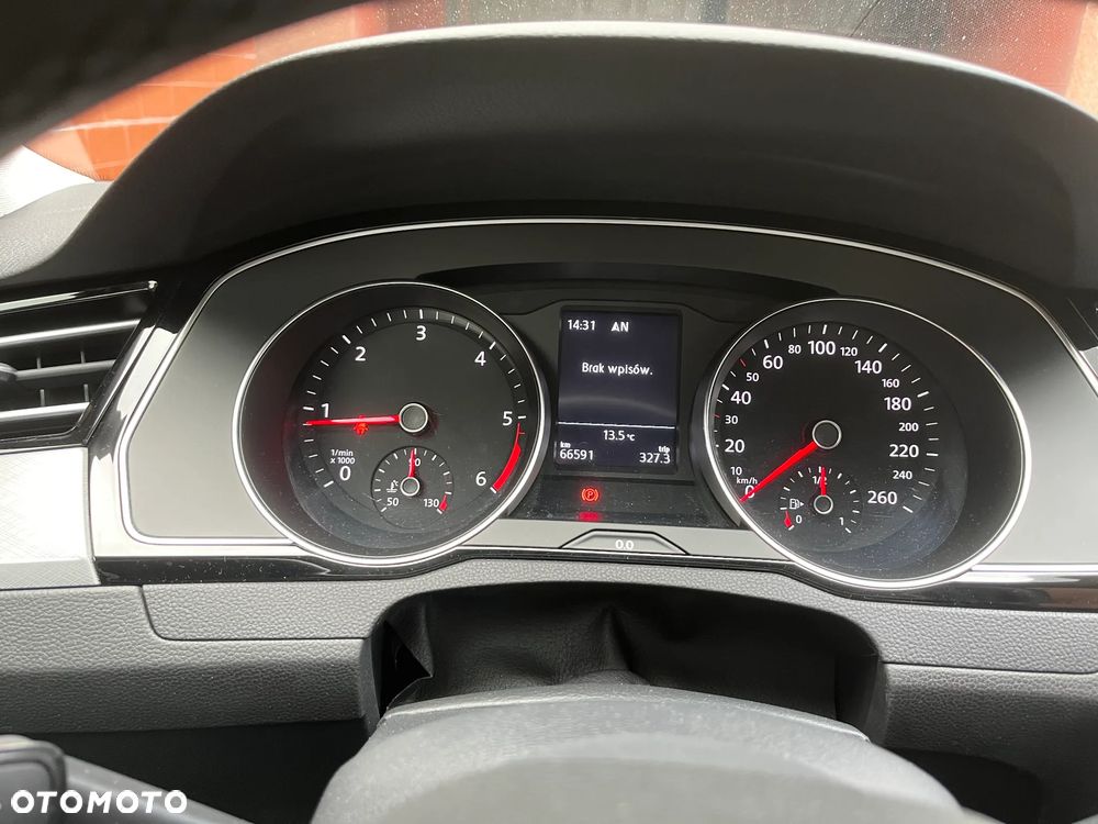 Volkswagen Passat 2.0 TDI EVO Business - 14