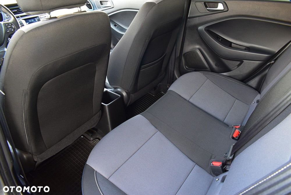 Hyundai i20 - 15