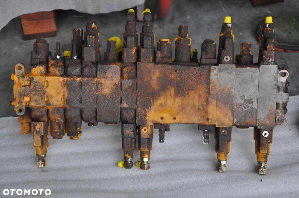 Rozdzielacz Hydrauliczny IHI 80NH E236 - 3
