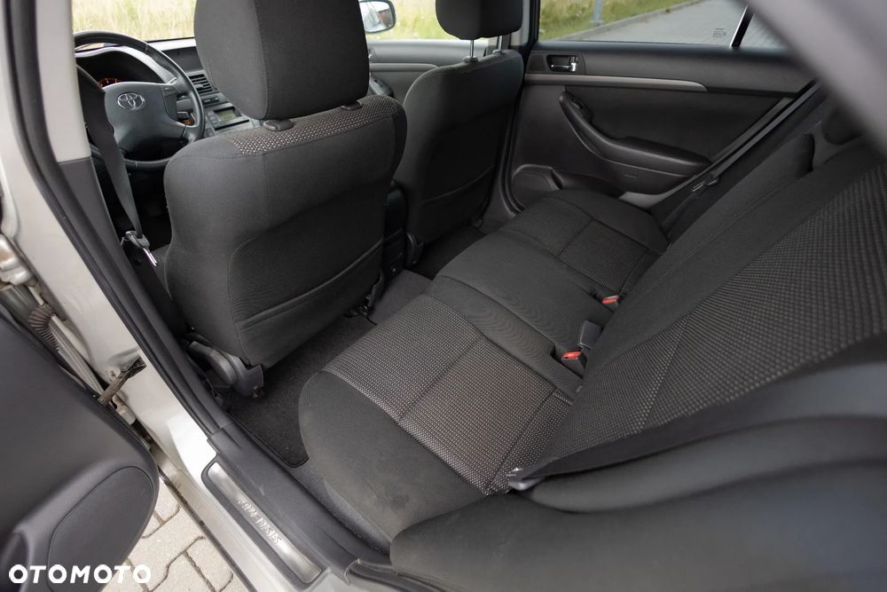 Toyota Avensis 2.0 VVT-i Executive - 16