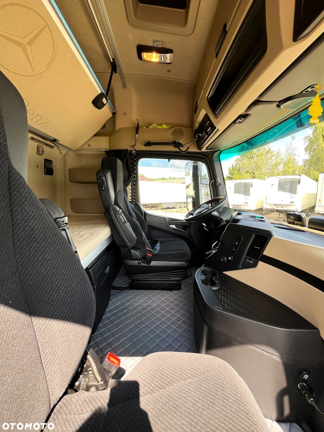 Mercedes-Benz Actros - 14