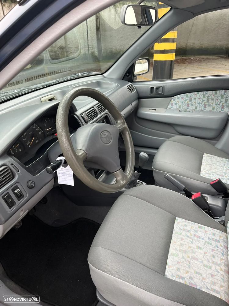Toyota Starlet 1.3 - 4