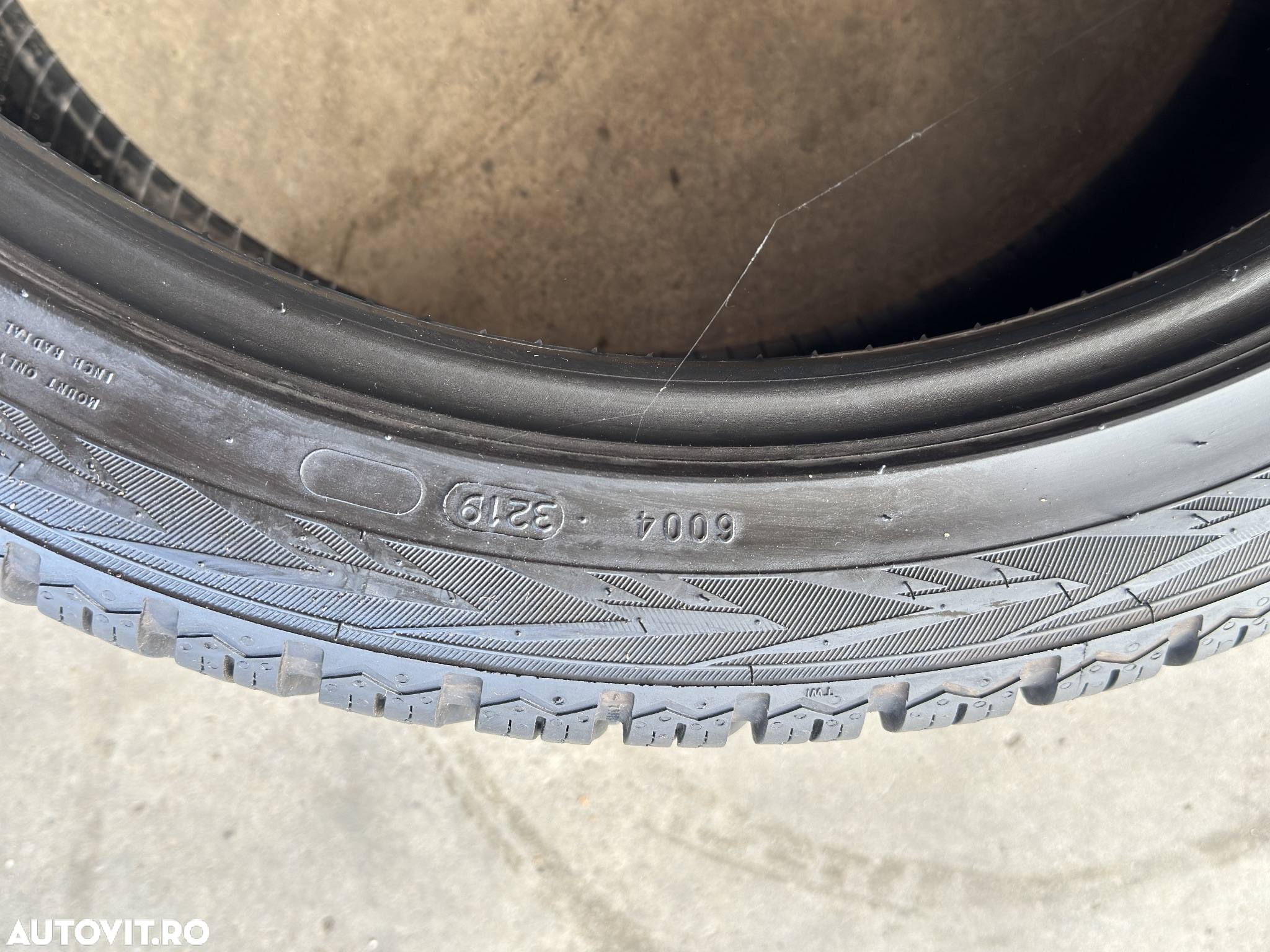 Vând 4 anvelope 255/45/21 nokian de iarnă ca noi - 8