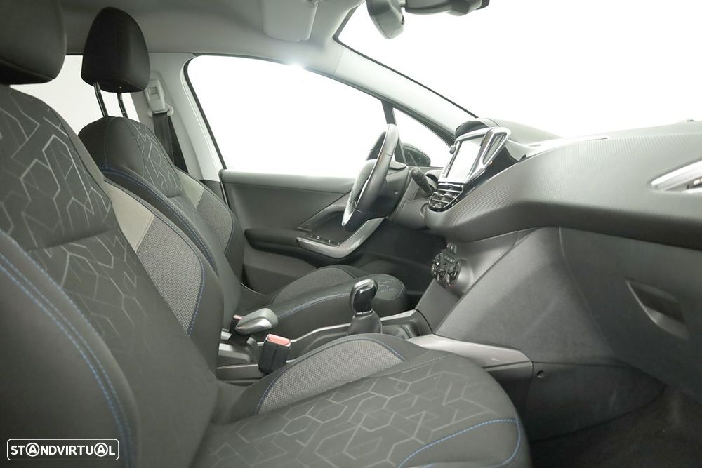 Peugeot 2008 1.2 PureTech Allure - 20