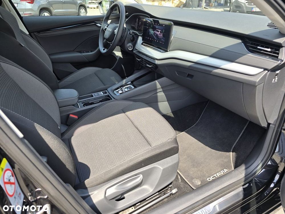 Skoda Octavia 1.5 TSI mHEV Selection DSG - 11
