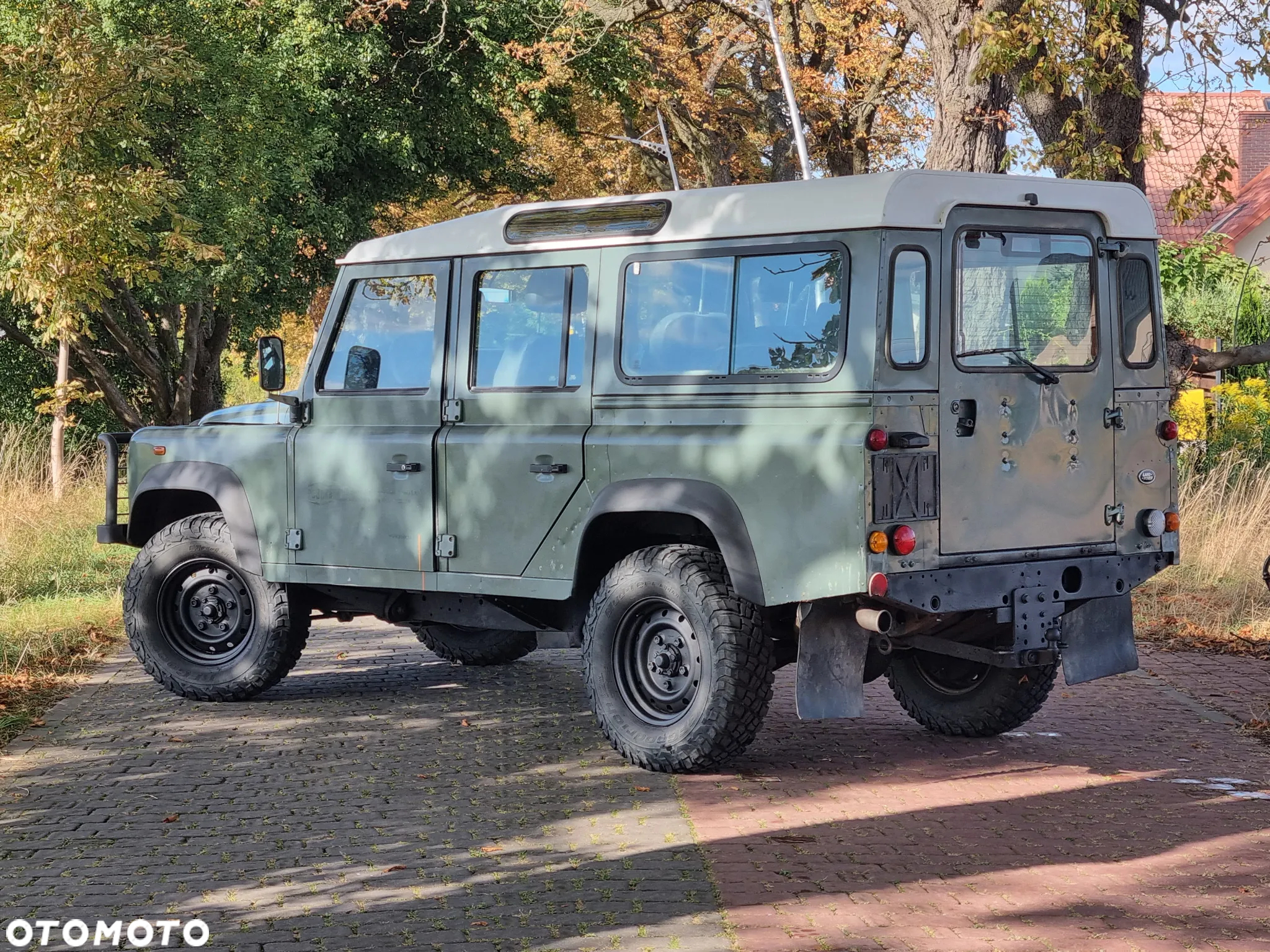 Land Rover Defender - 20