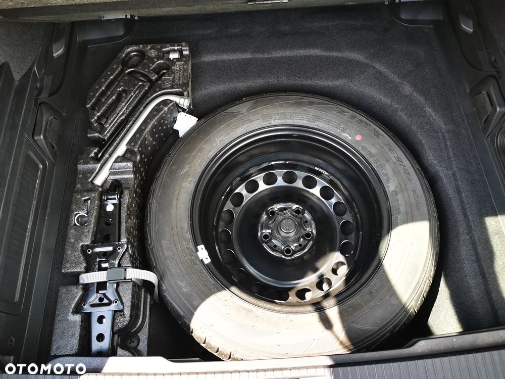 Volkswagen Passat Variant 1.4 TSI BMT Comfortline - 24