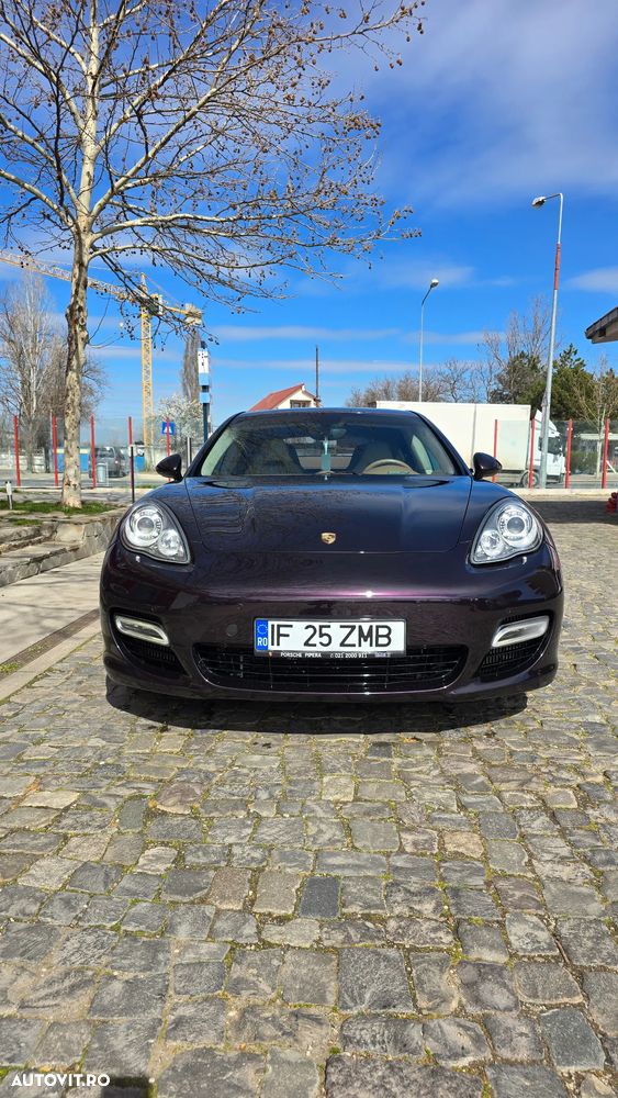 Porsche Panamera Turbo PDK - 4