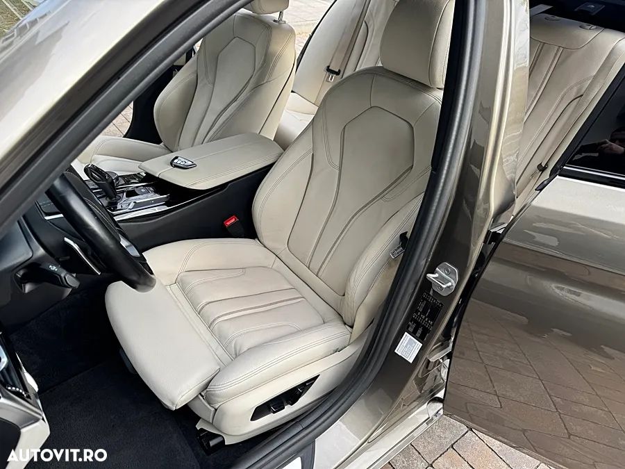 BMW Seria 5 520d Aut. Sport Line - 38