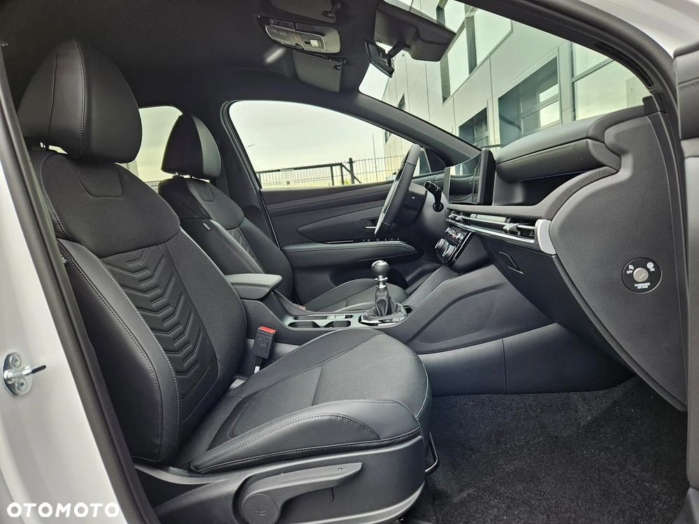 Hyundai Tucson 1.6 T-GDi Smart Black 2WD - 17