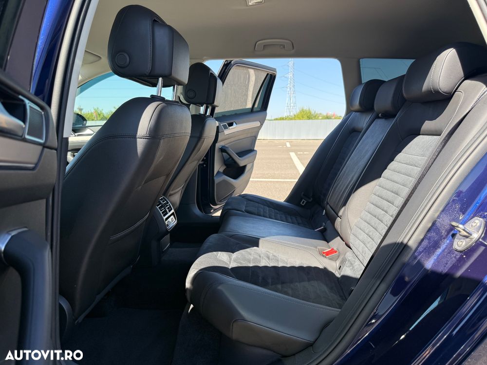 Volkswagen Passat Variant 2.0 TDI DSG 4Motion Highline - 37