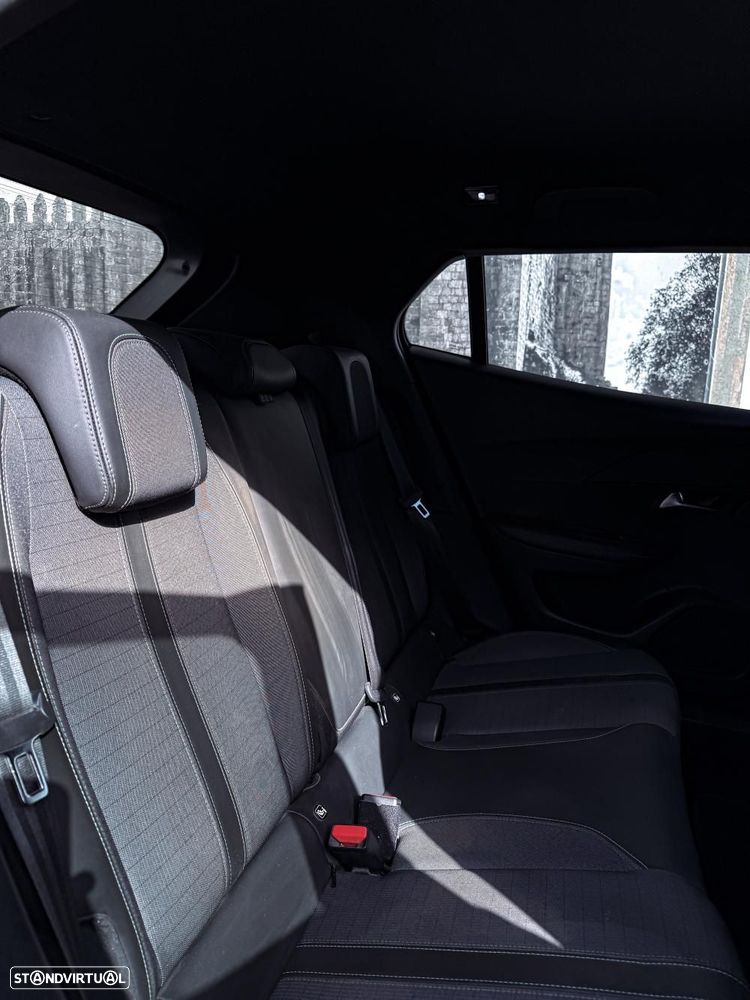 Peugeot 2008 1.5 BlueHDi Allure EAT8 - 10