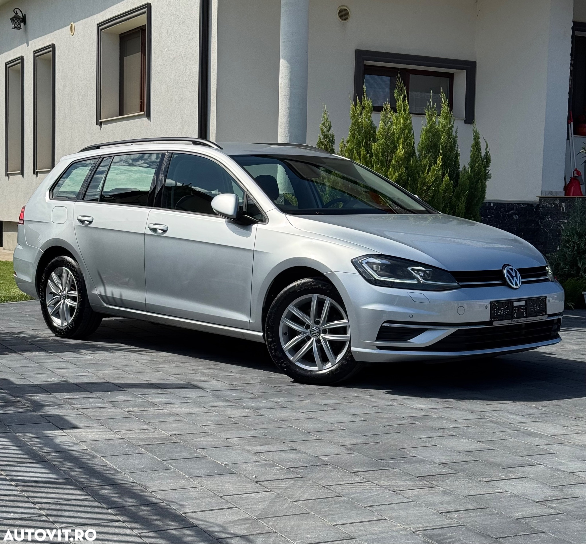 Volkswagen Golf 2.0 TDI DSG Comfortline - 2