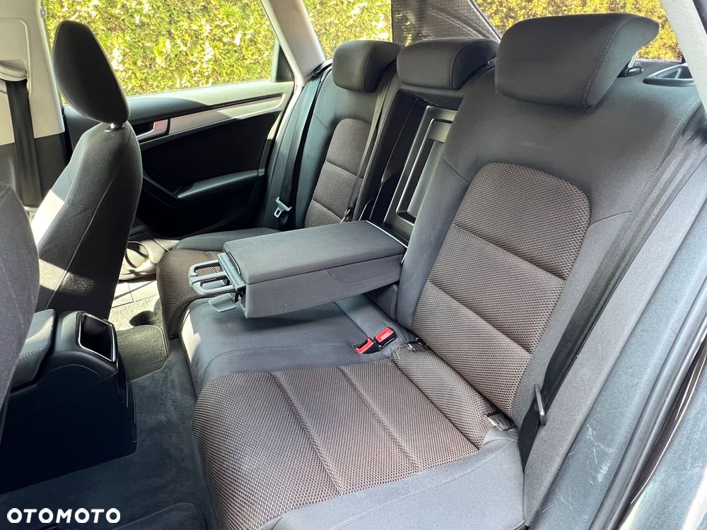 Audi A4 Avant 2.0 TDI DPF quattro S tronic Attraction - 13