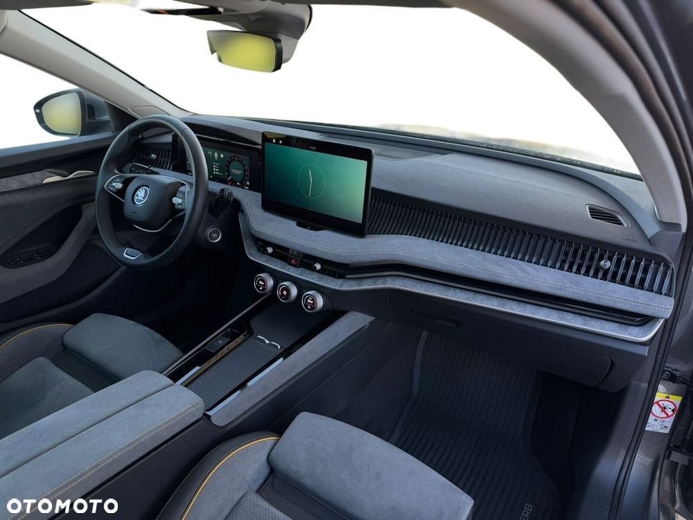 Skoda Superb 2.0 TDI SCR Selection DSG - 16