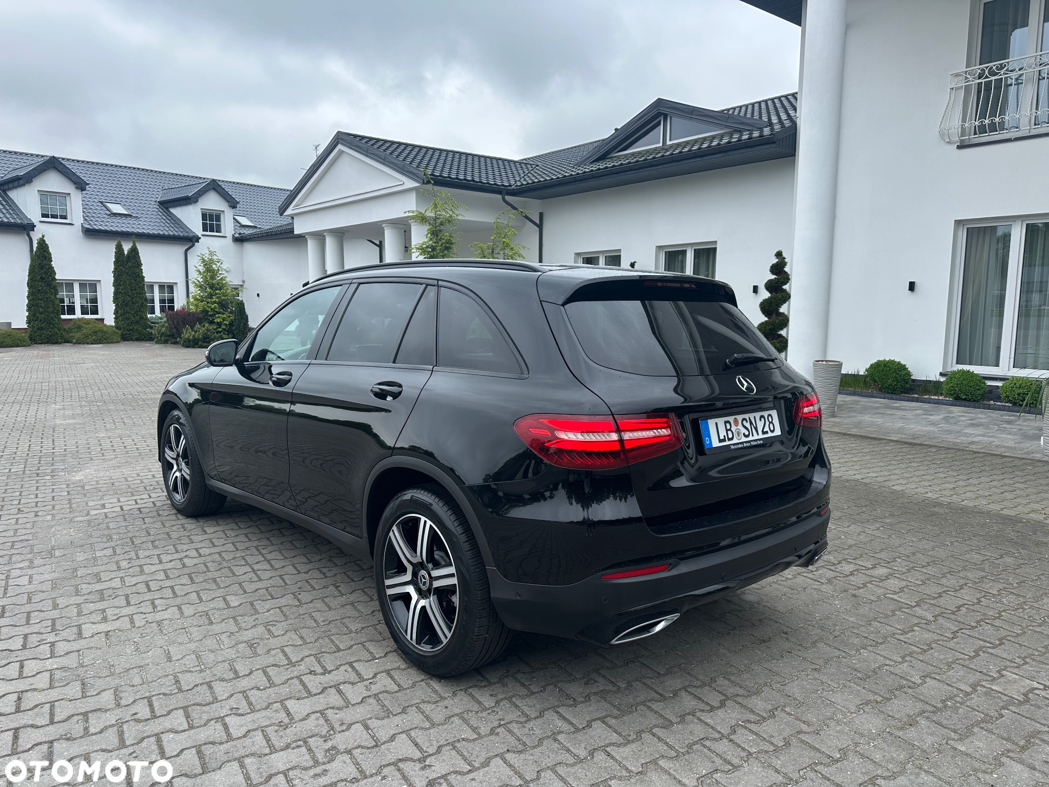 Mercedes-Benz GLC - 24