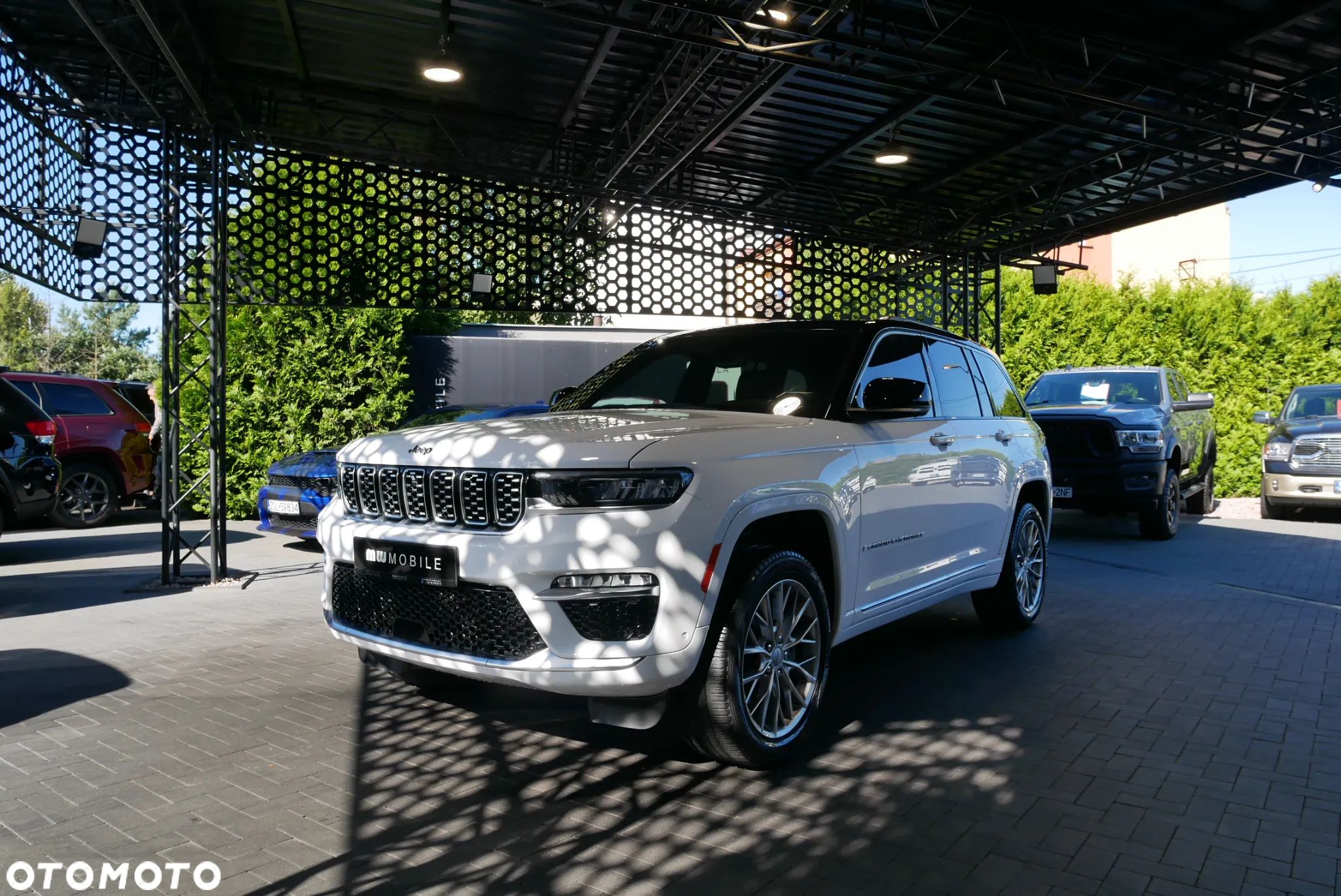 Jeep Grand Cherokee - 1