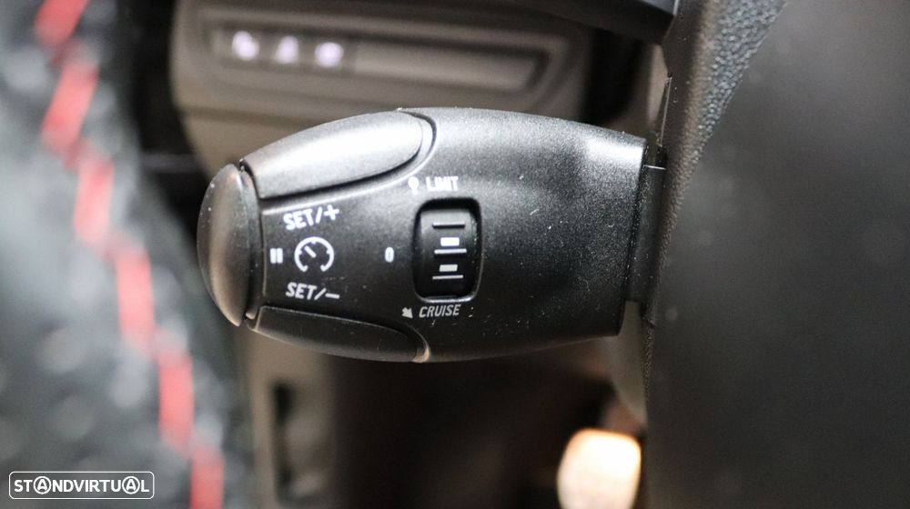 Peugeot 208 1.2 PureTech GT Line - 25