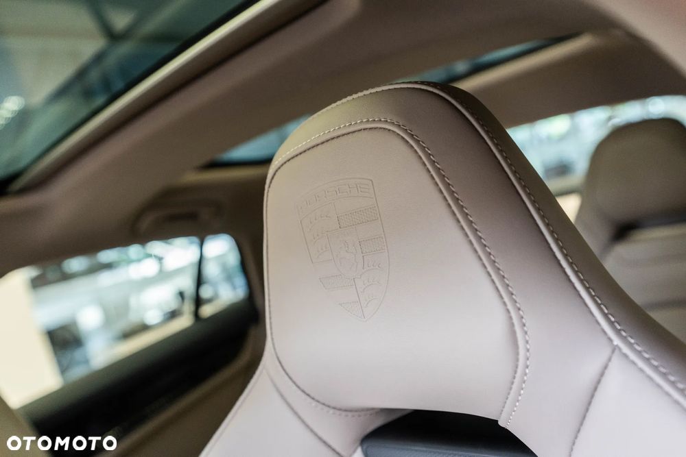 Porsche Panamera 4 - 36
