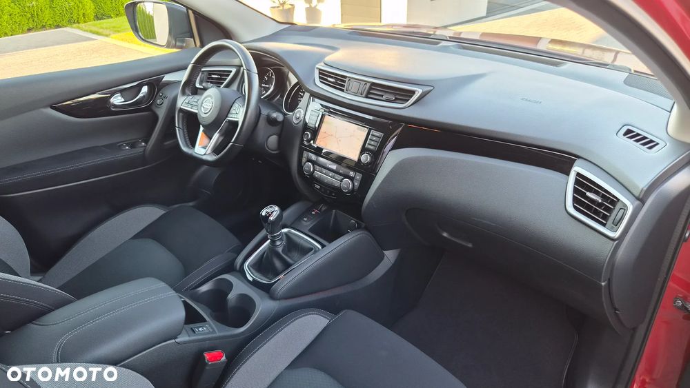 Nissan Qashqai 1.3 DIG-T N-WAY - 17
