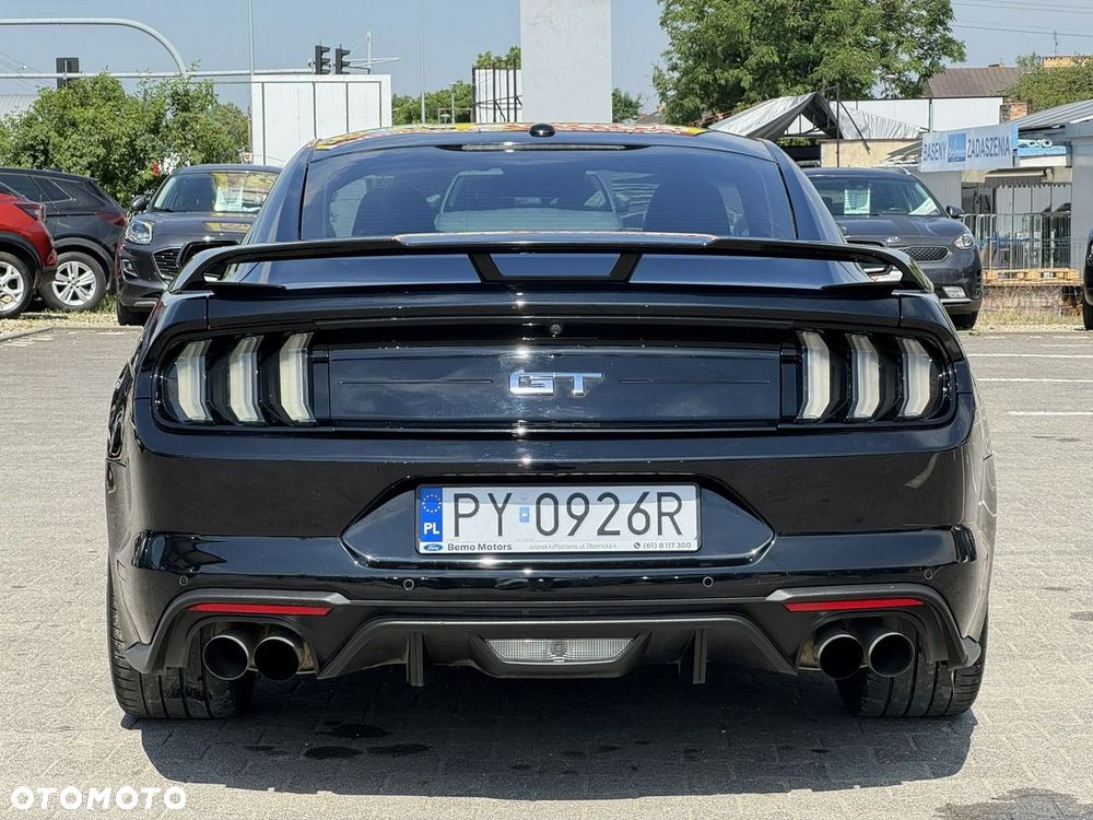 Ford Mustang - 7